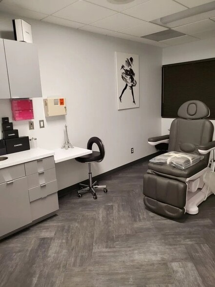 More Photos Of 8200 Greensboro Dr, Mc Lean Office For Lease