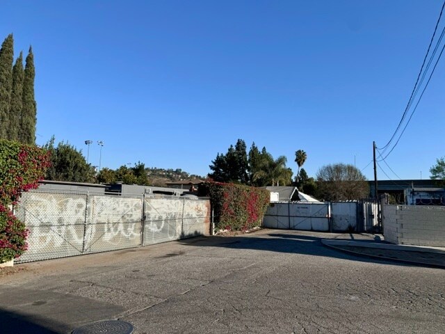 More Photos Of 3001 Delay Dr, Los Angeles Land For Lease