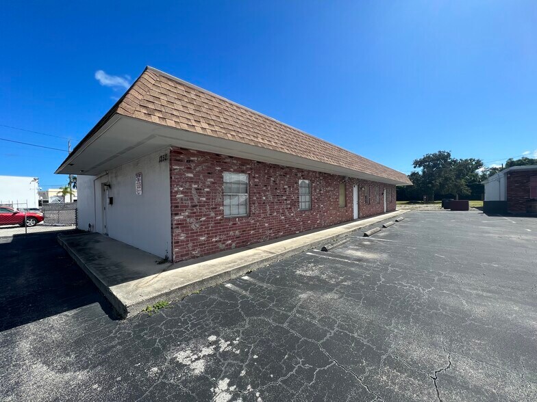 More Photos Of 1254 Okeechobee Rd, West Palm Beach Office Residential For Lease