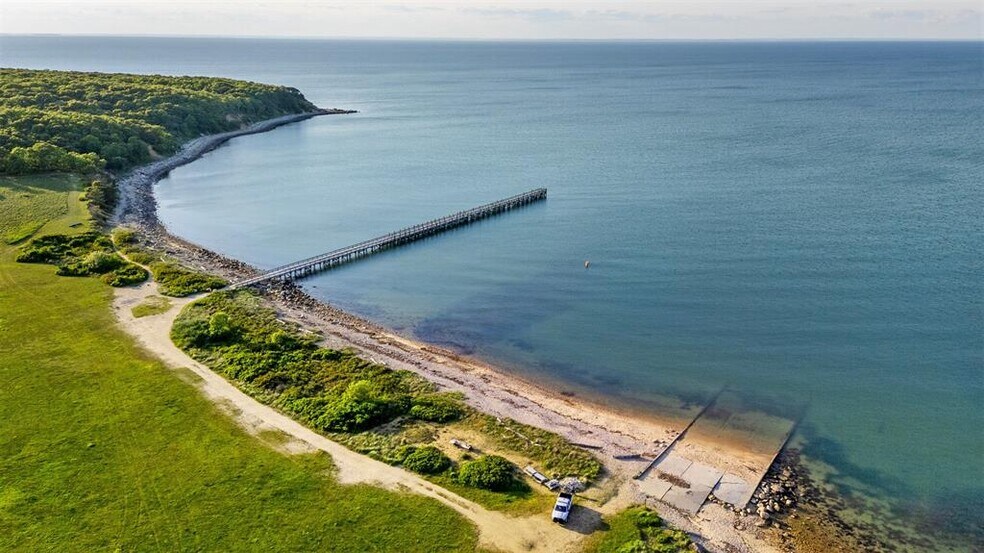 More Photos Of 18 N Shore Rd, Montauk Apartments For Sale