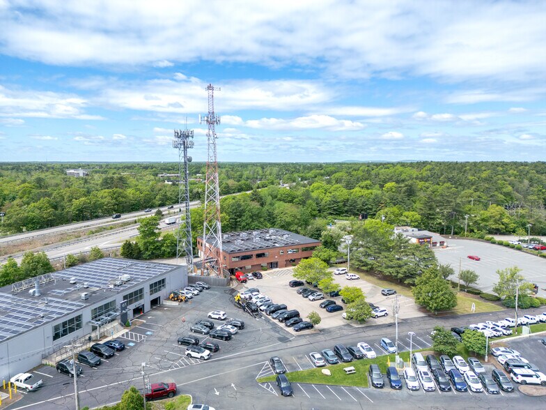 More Photos Of 55 Accord Park Dr, Rockland Office For Lease