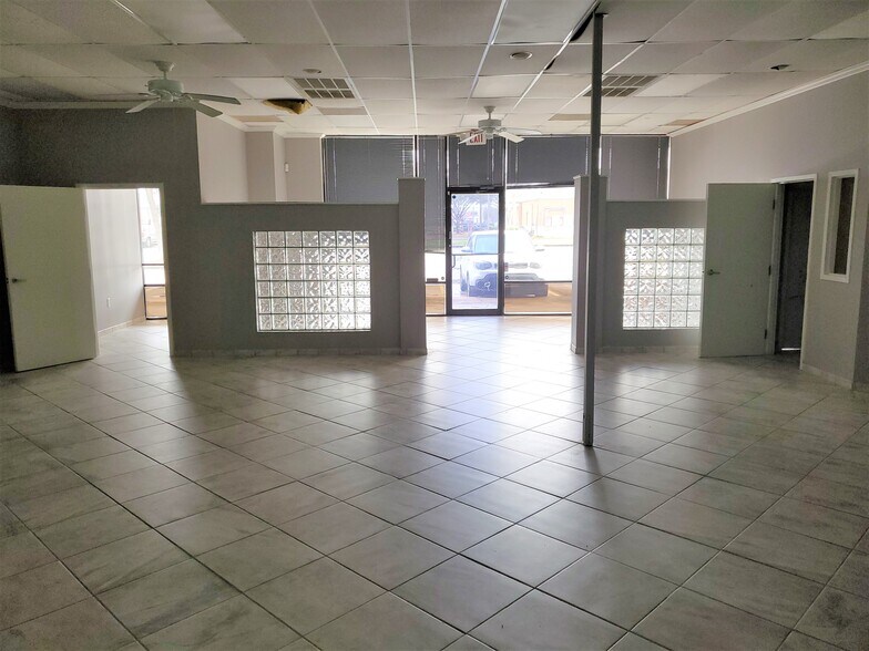 More Photos Of 6005 Fairmont Pky, Pasadena Unknown For Lease