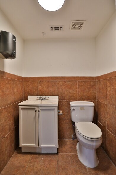 More Photos Of 4728 Goldfield, San Antonio Unknown For Lease