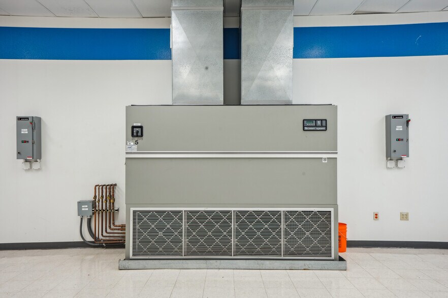 More Photos Of 6440-6490 Shellmound St, Emeryville Telecom Hotel Data Hosting For Lease