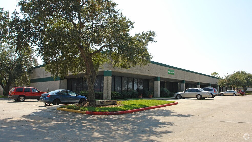 More Photos Of 600 Century Plaza Dr, Houston Light Distribution For Lease
