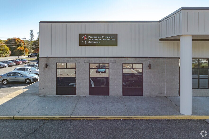 More Photos Of 125 Westbrook Rd, Essex Storefront For Sale