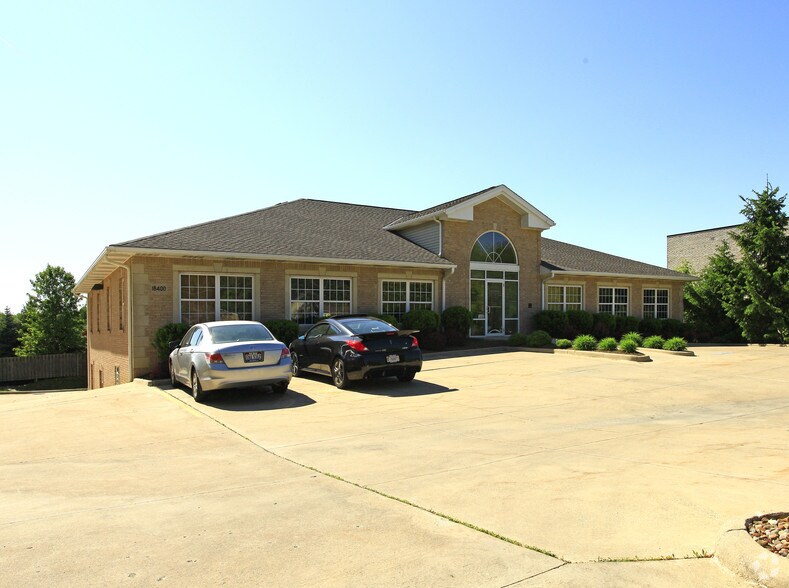 More Photos Of 18400 Pearl Rd, Strongsville Office For Lease