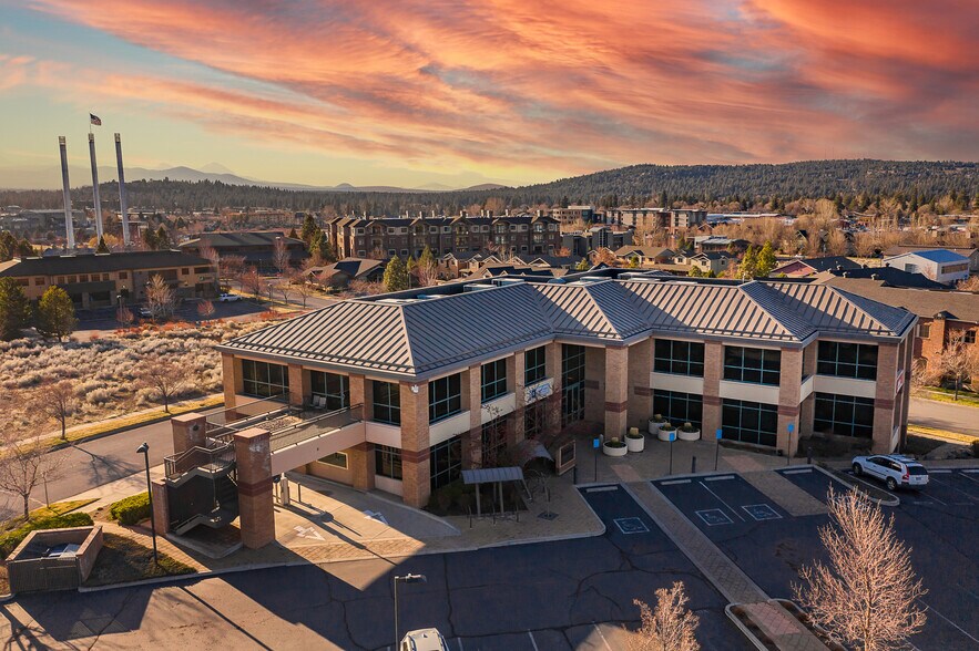 More Photos Of 233 SW Wilson Ave, Bend Office For Lease
