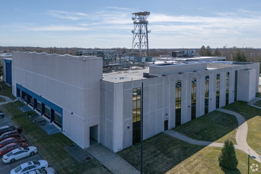 More Photos Of 200 Mill Rd, Fairhaven Medical For Lease