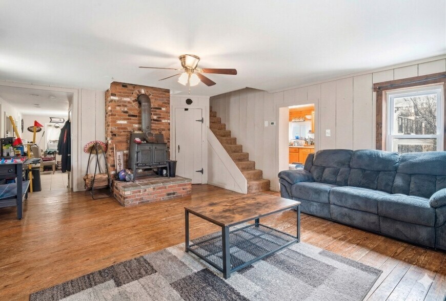 More Photos Of 16708 Frederick Rd, Mount Airy General Retail For Sale