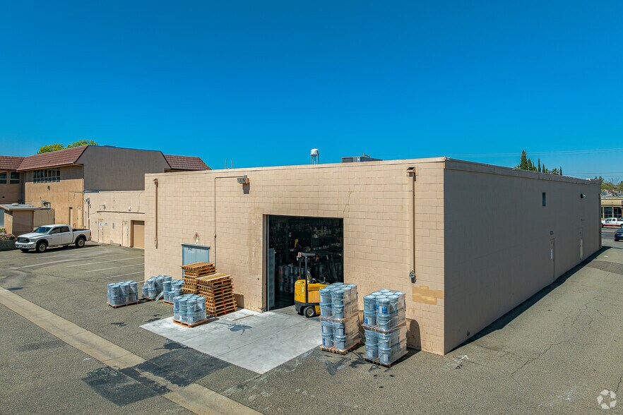 More Photos Of 5112-5122 Madison Ave, Sacramento General Retail For Lease