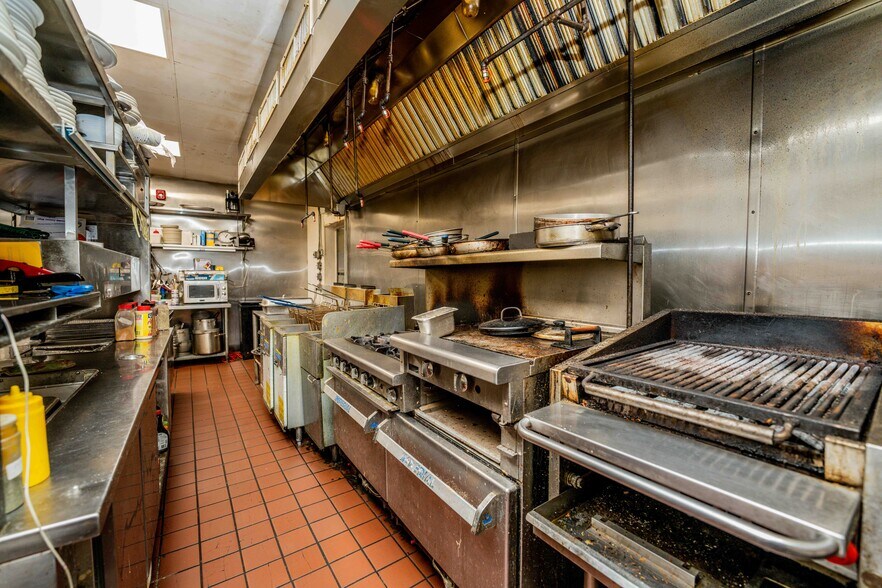 More Photos Of 266 Dartmouth St, New Bedford Restaurant For Sale