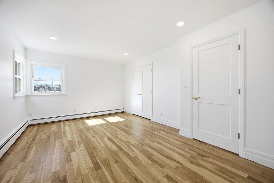 More Photos Of 158-10 95th St, Howard Beach Multifamily For Sale