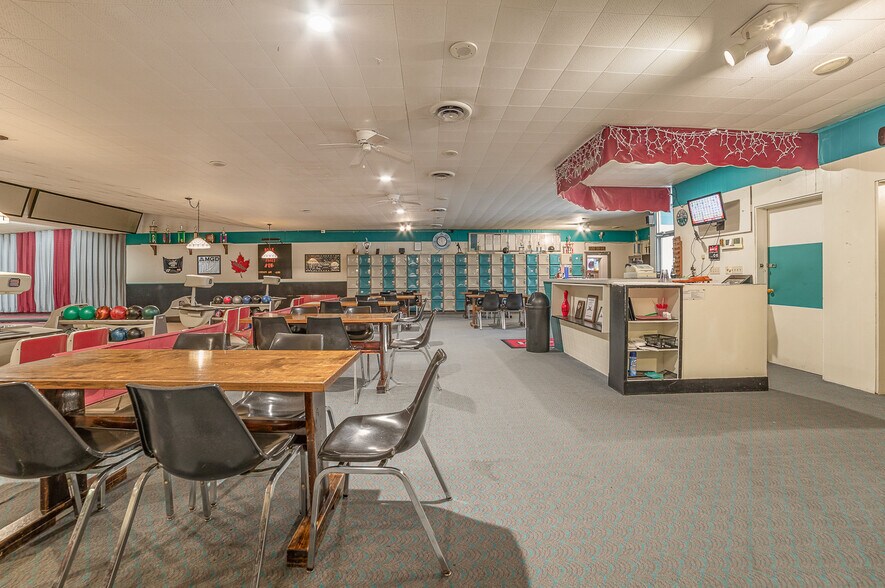 More Photos Of 1104 N Saginaw St, Saint Charles Bowling Alley For Sale