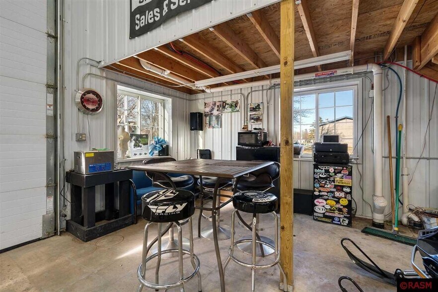 More Photos Of 213 Broadway Ave N, New Richland Light Distribution For Sale