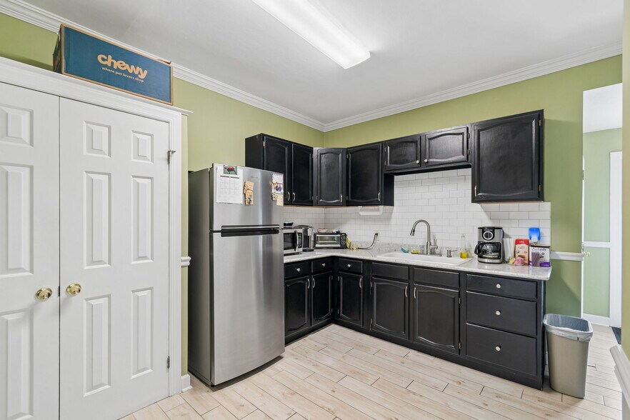 More Photos Of 5701 Main St, New Port Richey Medical For Sale