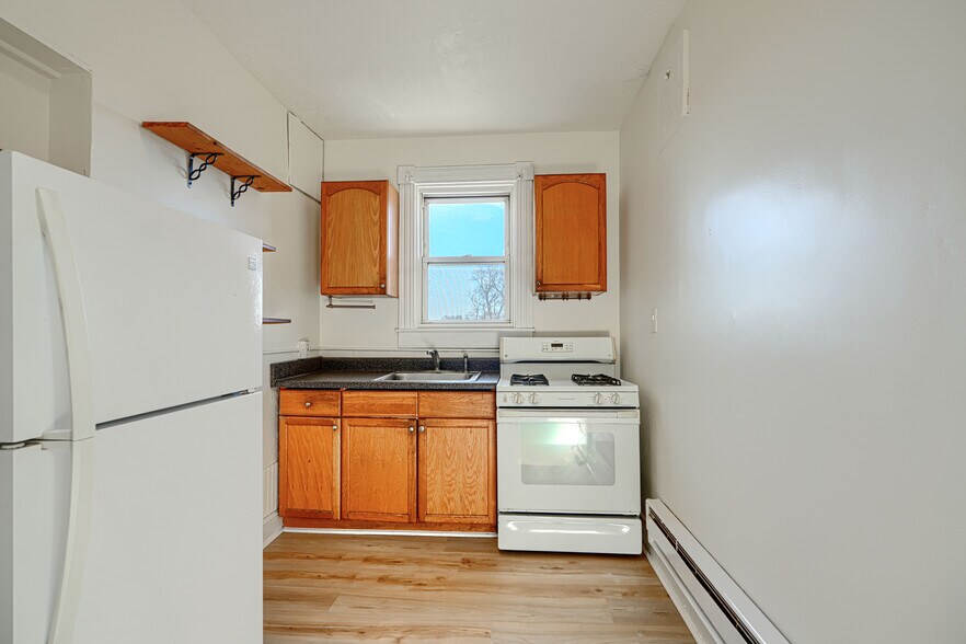 More Photos Of 10-14 E Overlea Ave, Baltimore Apartments For Sale