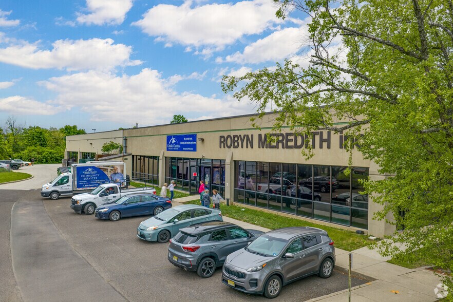More Photos Of 450-460 Veterans Dr, Burlington Light Distribution For Sale