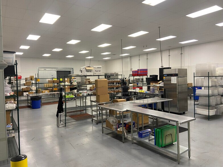 Primary Photo Of 13834-13842 Bettencourt St, Cerritos Warehouse For Lease