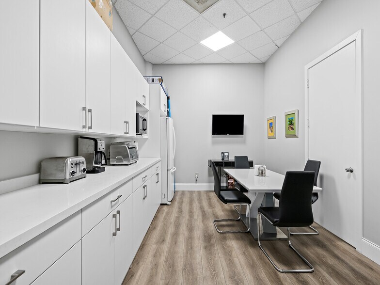 More Photos Of 4800 N Federal Hwy, Boca Raton Medical For Sale