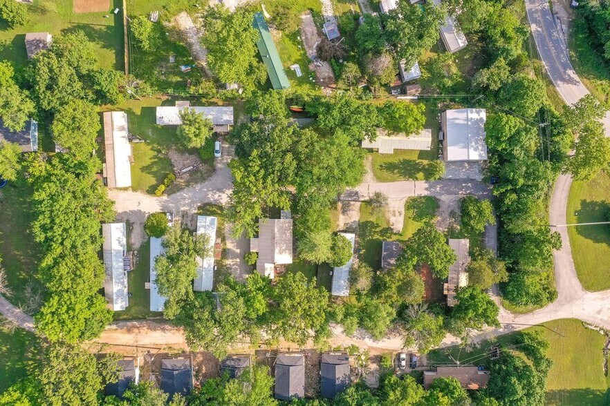 More Photos Of 153 Laclede Ln, Hollister Manufactured Housing Mobile Home Park For Sale