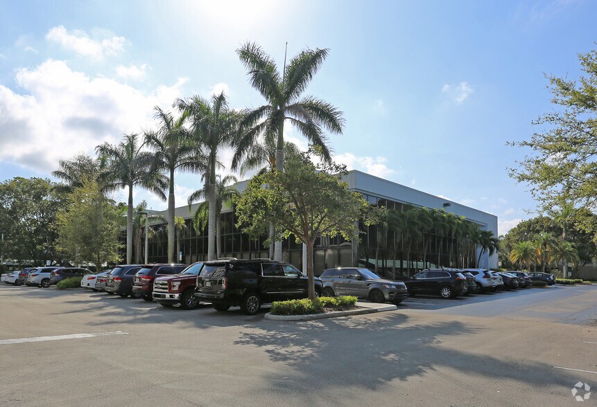 More Photos Of 2201 NW Corporate Blvd, Boca Raton Office For Lease