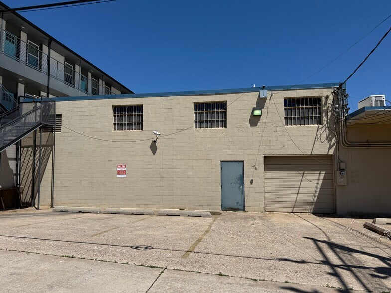 More Photos Of 416-418 NW 8th St, Oklahoma City Office For Sale