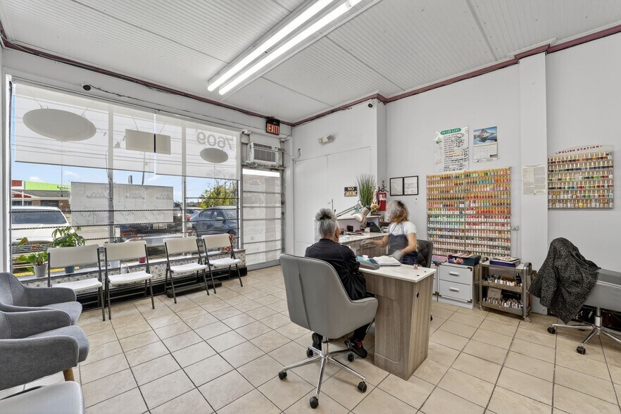 More Photos Of 7605 Marlboro Pike, Forestville General Retail For Sale