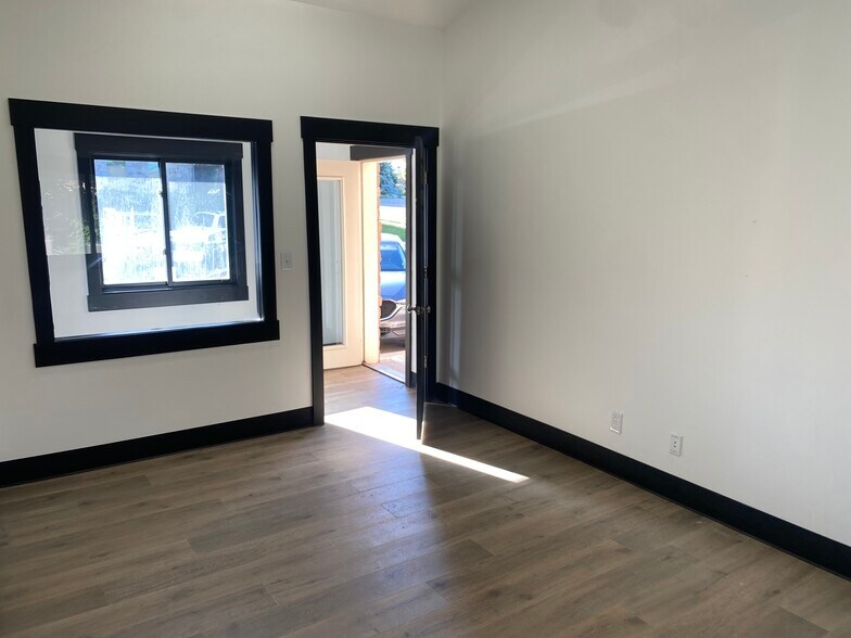 More Photos Of 60 W Canyon Crest Rd, Alpine Office For Sale