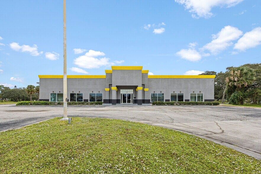 More Photos Of 2705 N Harbor City Blvd, Melbourne Freestanding For Sale