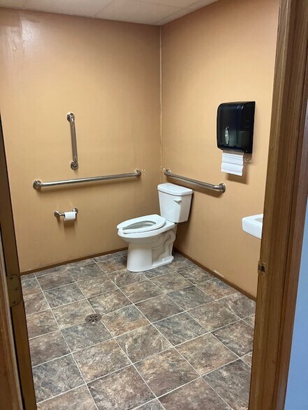 More Photos Of 1918-1918 Campbell Rd, La Crosse General Retail For Sale