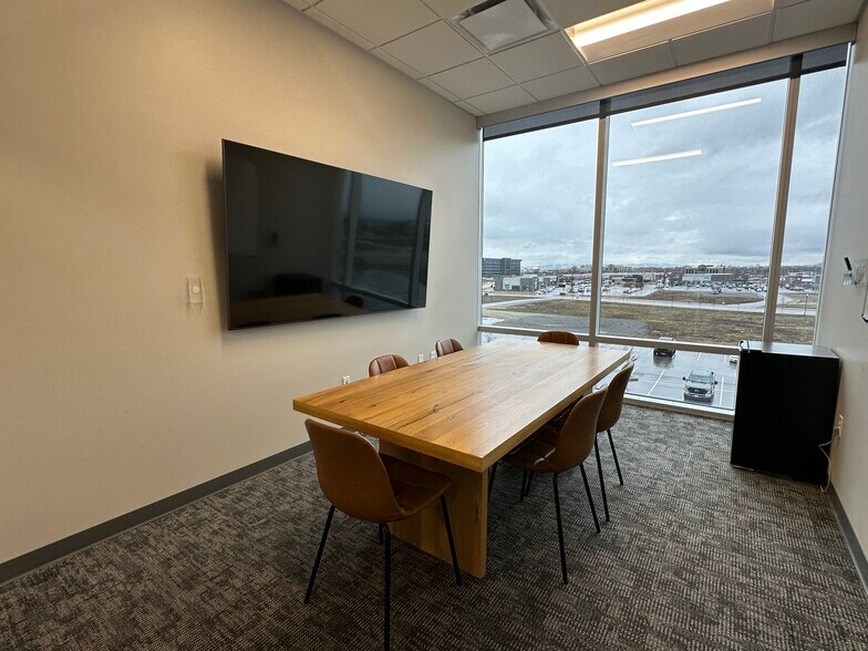 More Photos Of 1064 S North County Blvd, Pleasant Grove Office For Lease