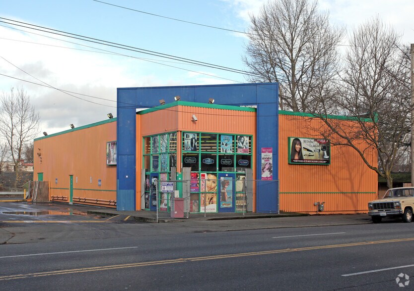 Primary Photo Of 9416 Rainier Ave S, Seattle Freestanding For Lease