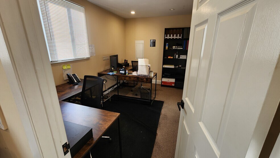 More Photos Of 122 Forest Ave, Glen Cove Freestanding For Lease