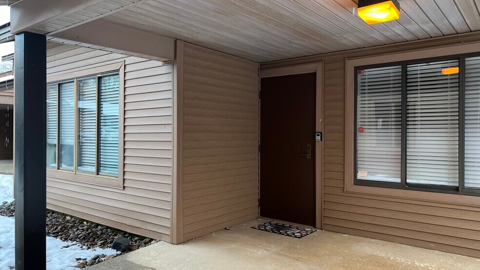 More Photos Of 3707 Latrobe Dr, Charlotte Office For Sale