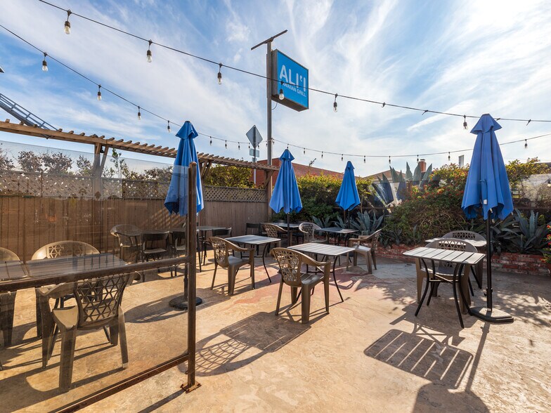 More Photos Of 409 E Grand Ave, El Segundo Storefront Retail Residential For Sale