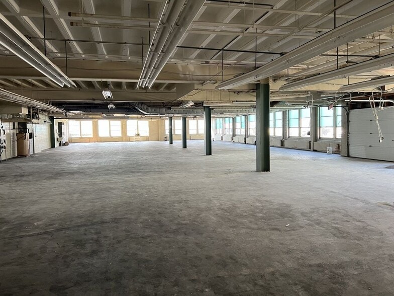 More Photos Of 500 S Broad St, Meriden Manufacturing For Lease