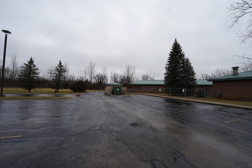 More Photos Of 1835 Treanor St, Saginaw Rehabilitation Center For Sale
