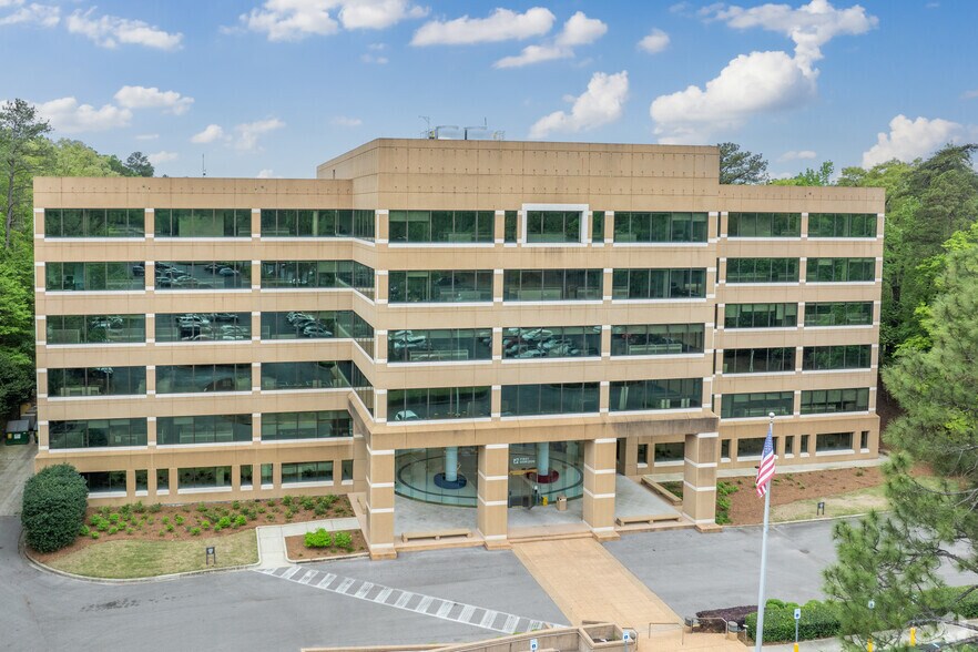 More Photos Of 2000 International Park Dr, Birmingham Office For Sale