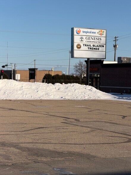 More Photos Of 2121 S Schaefer St, Appleton General Retail For Lease