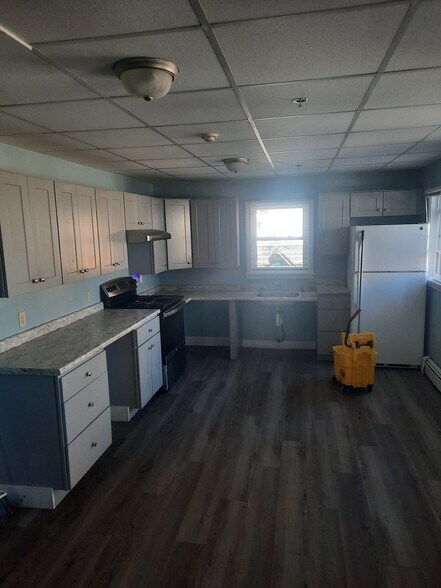 More Photos Of 4-6 Fayette St, Concord Specialty For Sale