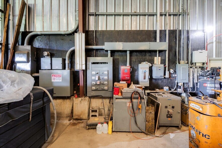 More Photos Of 485 Clinton St, Cowlesville Industrial For Sale