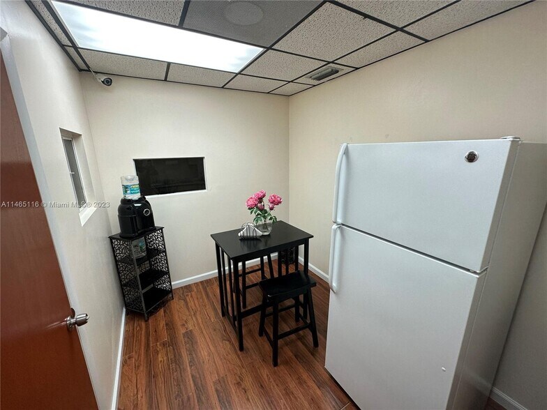 More Photos Of 6187 NW 167th St, Miami Lakes Office For Sale