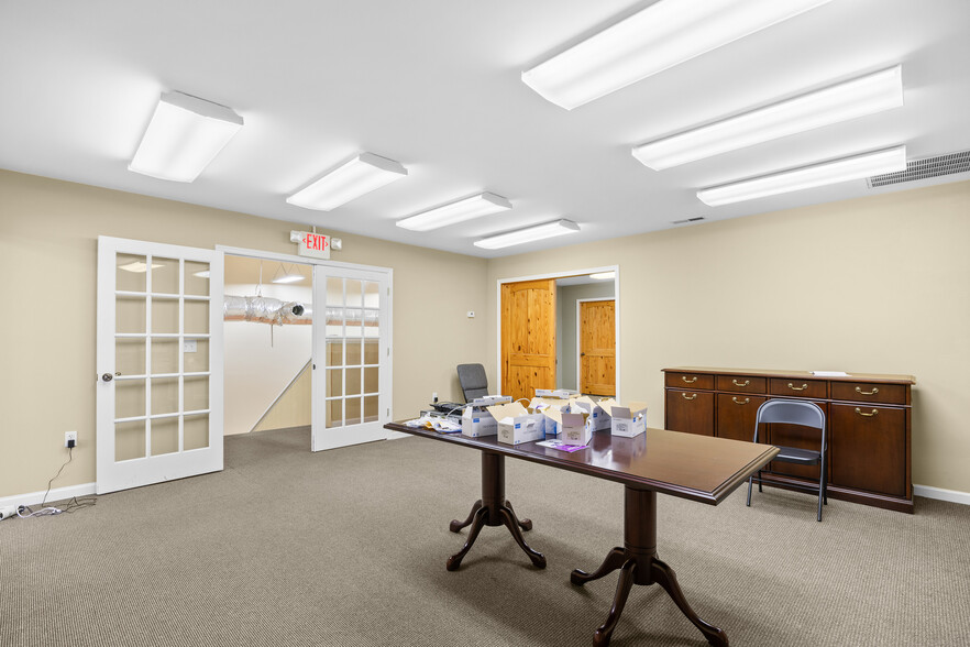 More Photos Of 69 Jessamine Ave, Georgetown Flex For Sale