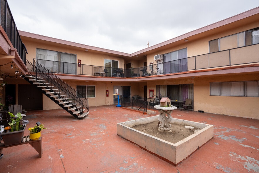 More Photos Of 1125 S Westmoreland Ave, Los Angeles Apartments For Sale