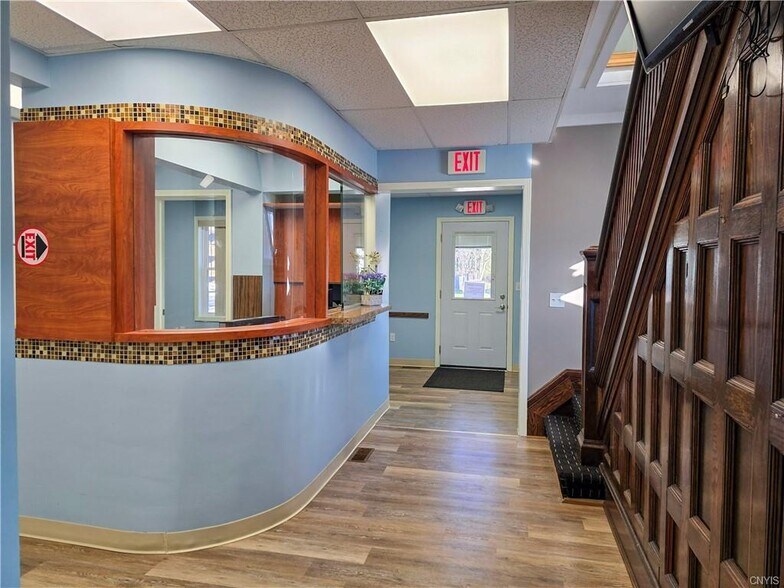 More Photos Of 337 N Peterboro St, Canastota Flex For Sale