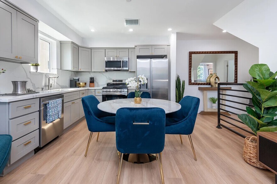 More Photos Of 1151 S Ardmore Ave, Los Angeles Apartments For Sale