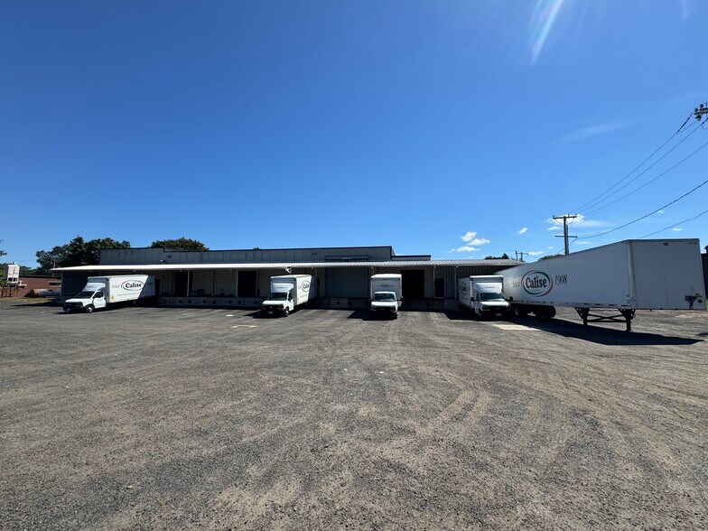 More Photos Of 350 N Cherry Street Ext, Wallingford Manufacturing For Lease