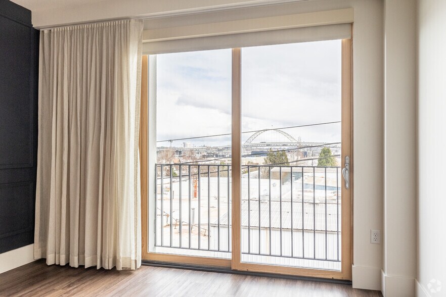 More Photos Of 1905 NW 23rd Ave, Portland Apartments For Lease