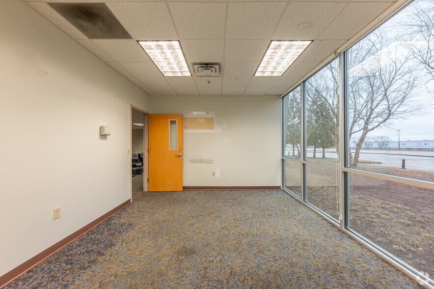 More Photos Of 580 Raco Pky, Pendergrass Distribution For Lease